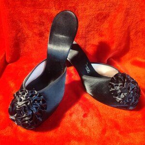 Daniel Green Black Satin Open Toe Flower Slip on Kitten Heels Size 9 Narrow